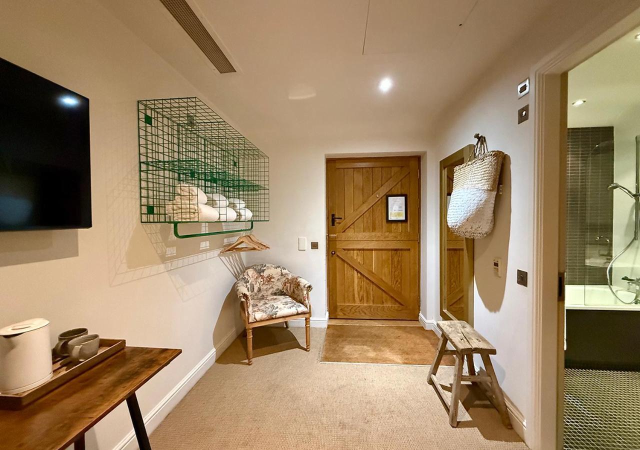 The Ridings At Theobalds Park Hotel Goff's Oak Buitenkant foto