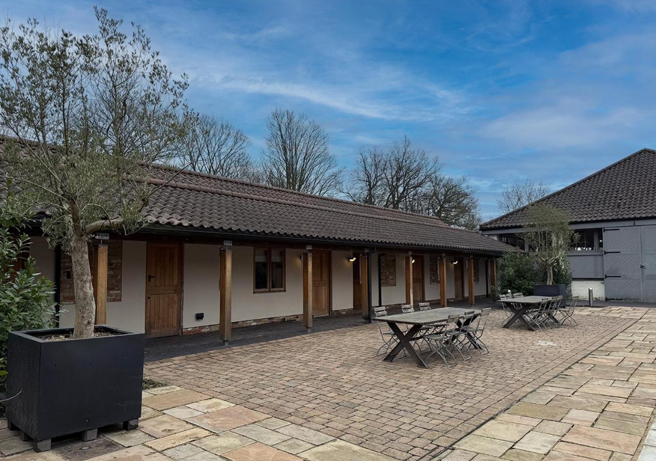 The Ridings At Theobalds Park Hotel Goff's Oak Buitenkant foto