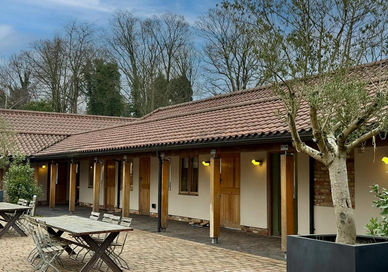 The Ridings At Theobalds Park Hotel Goff's Oak Buitenkant foto